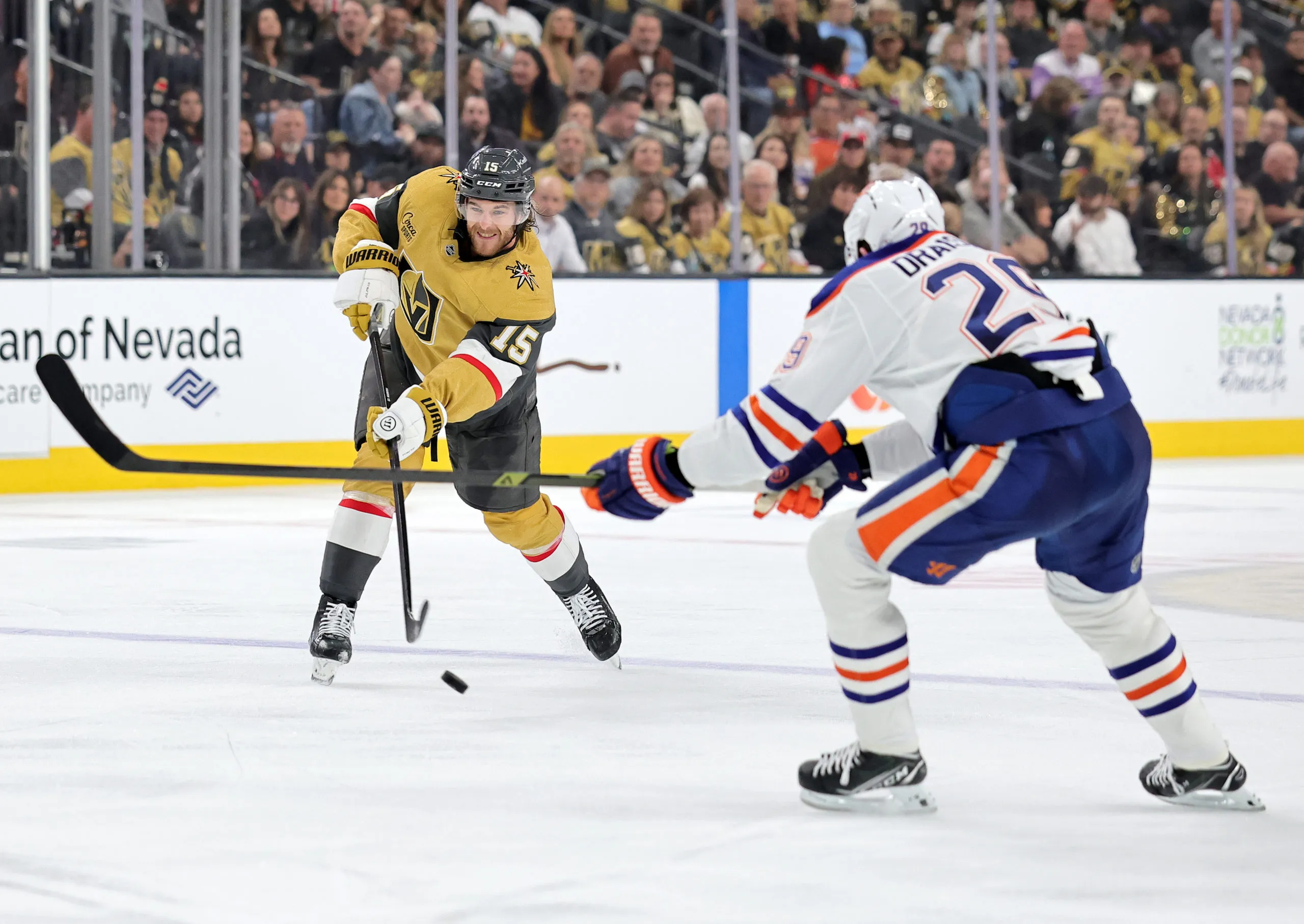Golden Knights Pull Off Last-Second Stunner Against Oilers in Thrilling Game 3