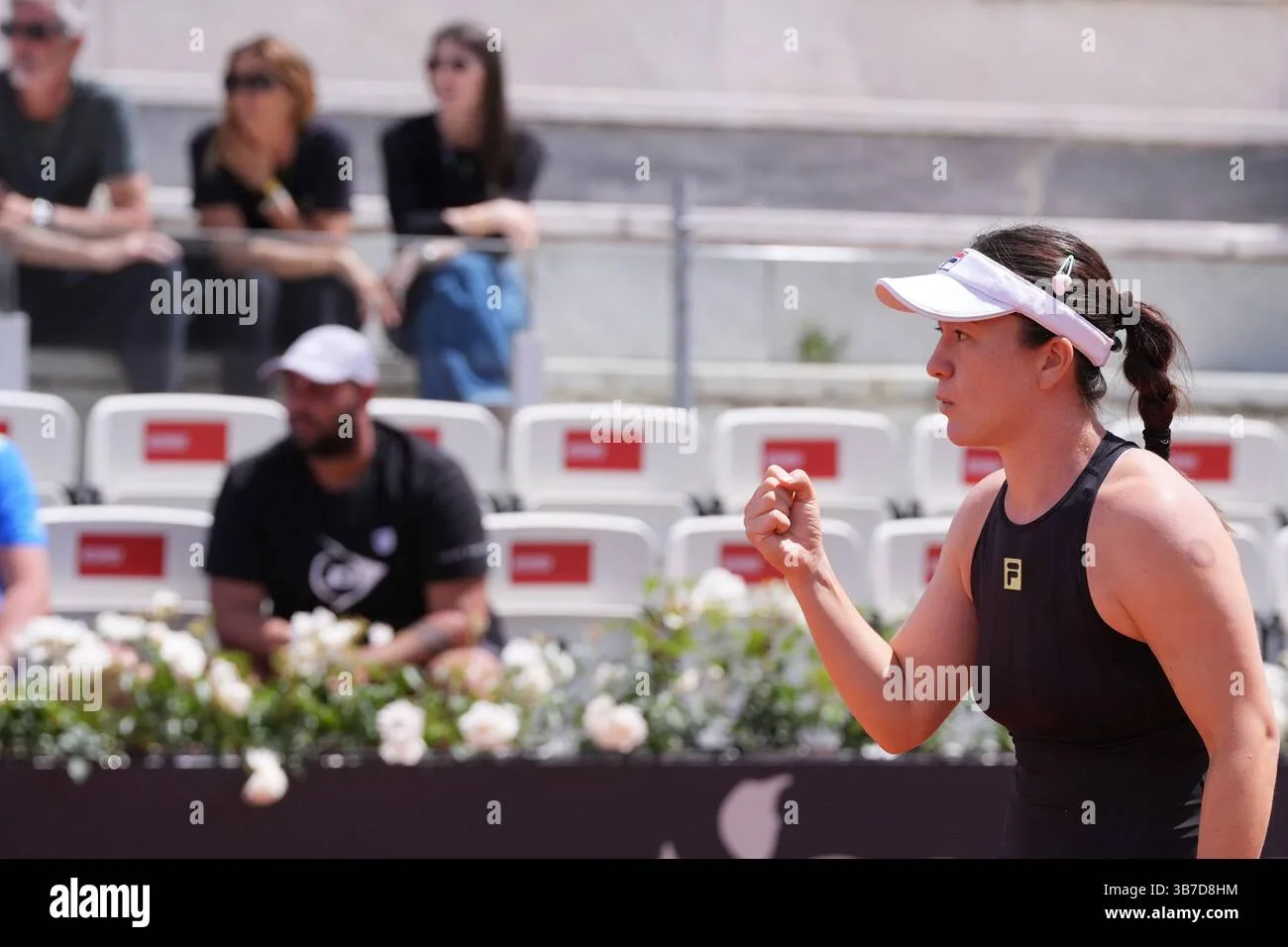 Lulu Sun: The Rising Tennis Star Shaking Up the Sports World