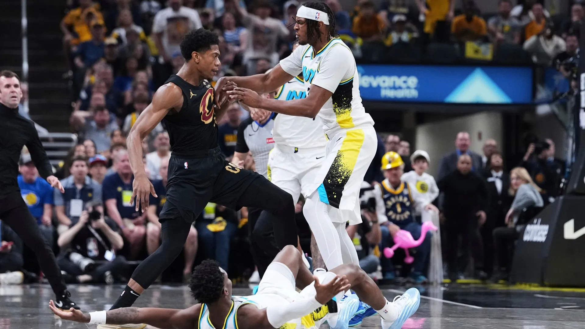 Pacers Dominate Cavs in Game 4, Seize 3-1 Series Lead!
