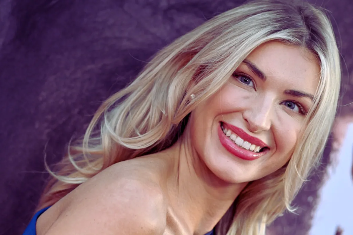 Shocking Moment: Camryn Kinsey Faints Live on Fox News!