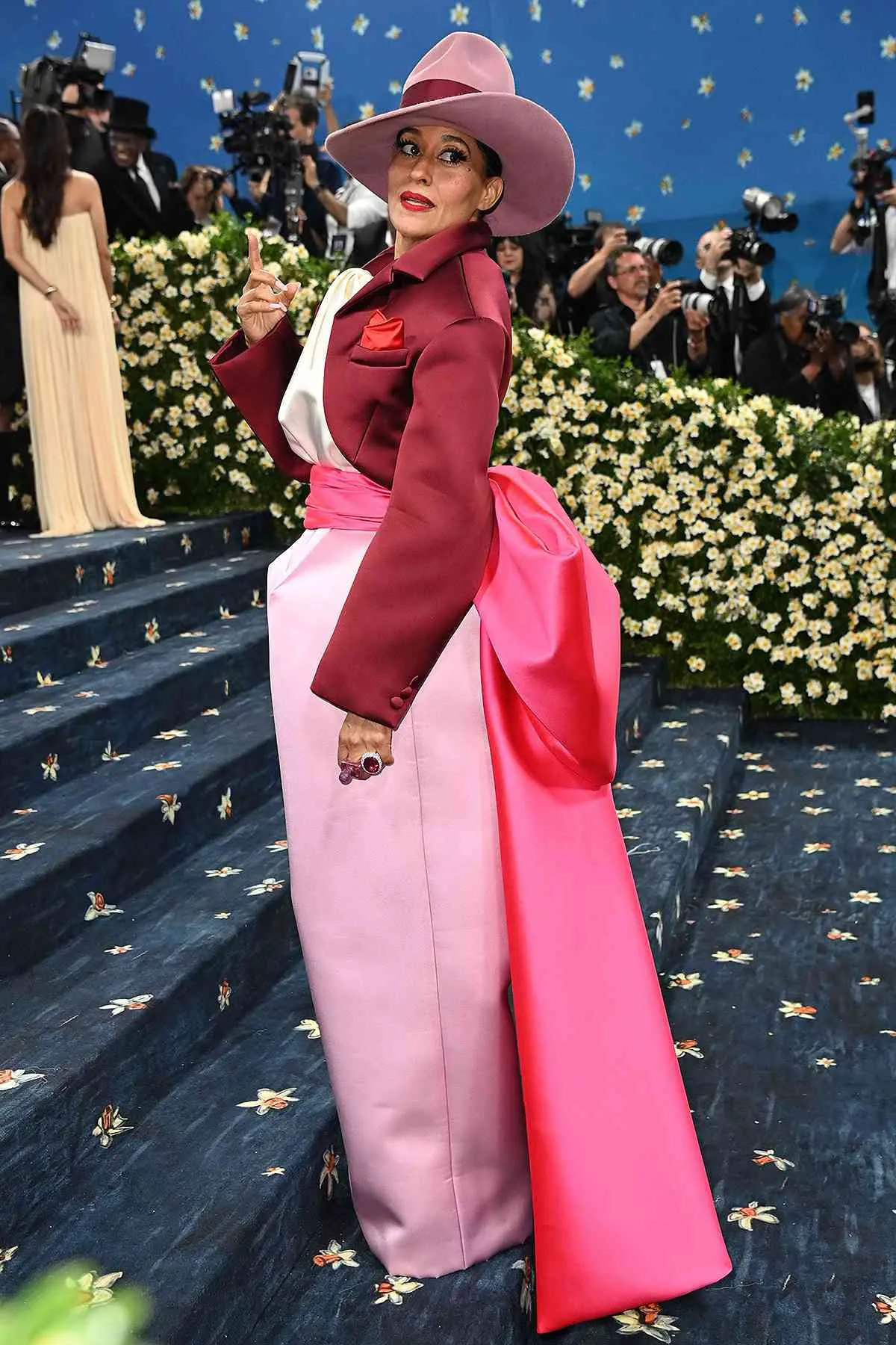 Tracee Ellis Ross Shocks Fans with Bold New Look and Surprising Announcement!